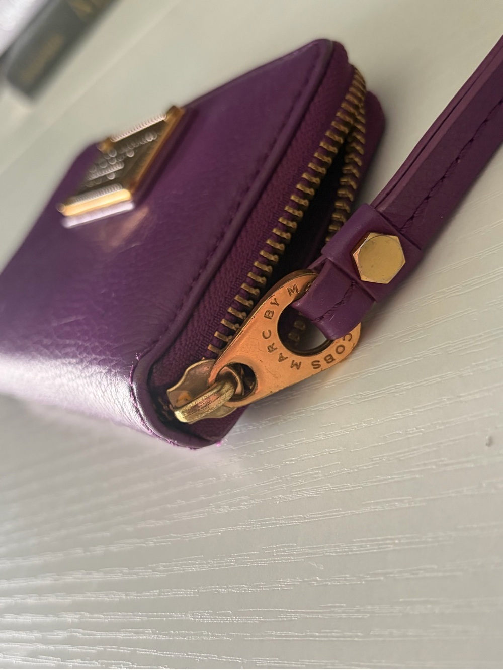 Marc by Marc Jacobs Purple Pebbled Leather Wallet with Gold Plaque - Picture 12 of 14